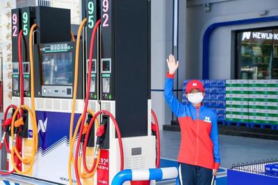 中能鏈合作油站再開業,"藍色旋風"吸引大眾目光